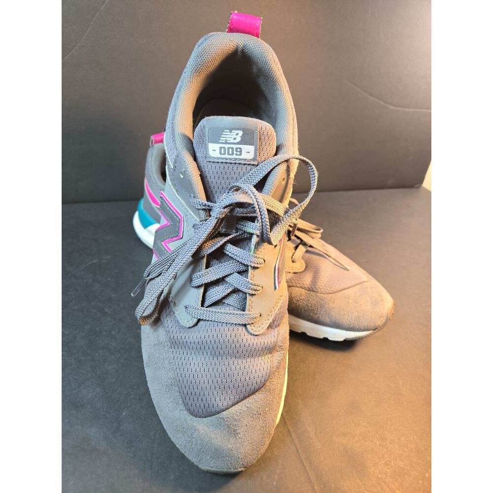 New Balance Womens 009 Running Shoes Gray Pink Low Top Lace Up Mesh 11